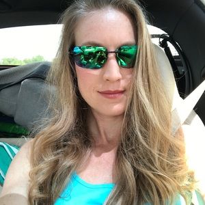 Meet your Posher, Leanne